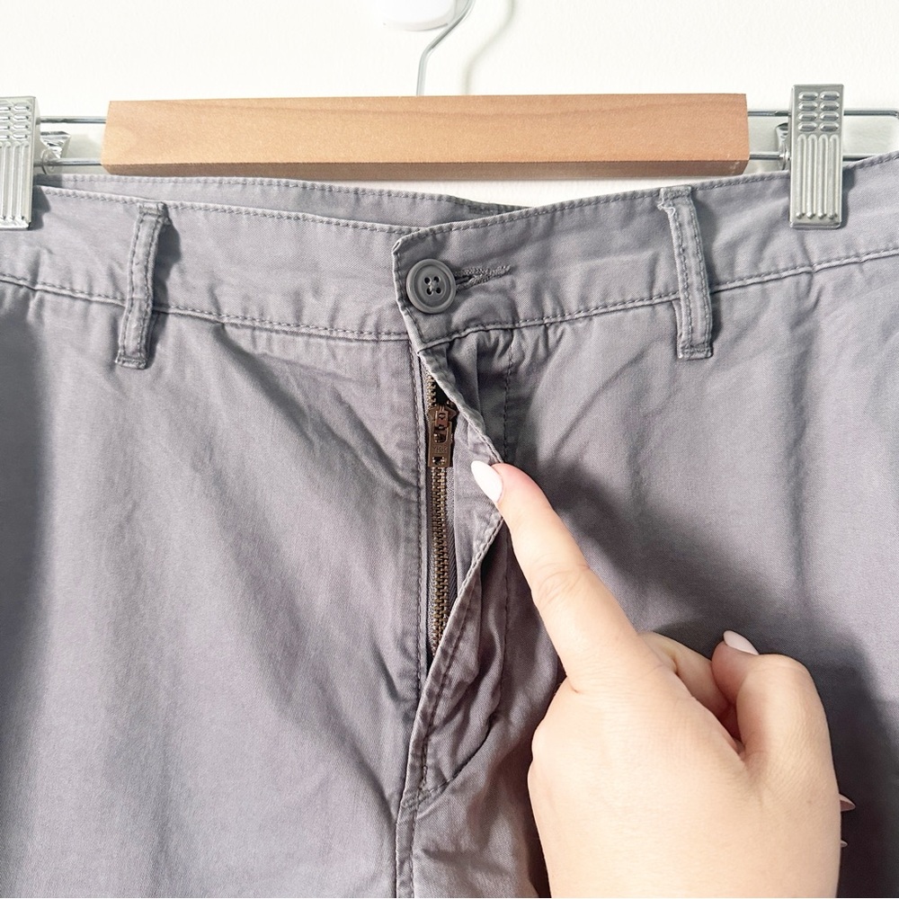 Lacoste Classic Fit Flat Front Cotton Twill Chino Shorts Grey 33 - Picture 2 of 7